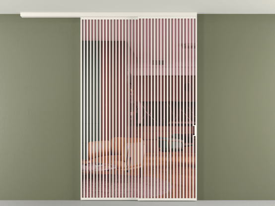 Алюминевая перегородка pv2_2_06_ Алюминий пудровый белый Прозрачное розовое стекло, триплекс, 6мм. Цвет Алюминий пудровый белый. Материал Алюминий в эмали. Коллекция Перегородка Formato вдоль стены на потолок 2 створки с синхронным механизмом. Картинка.